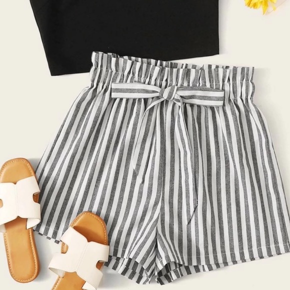SHEIN Pants - Shein Striped Shorts Size Medium